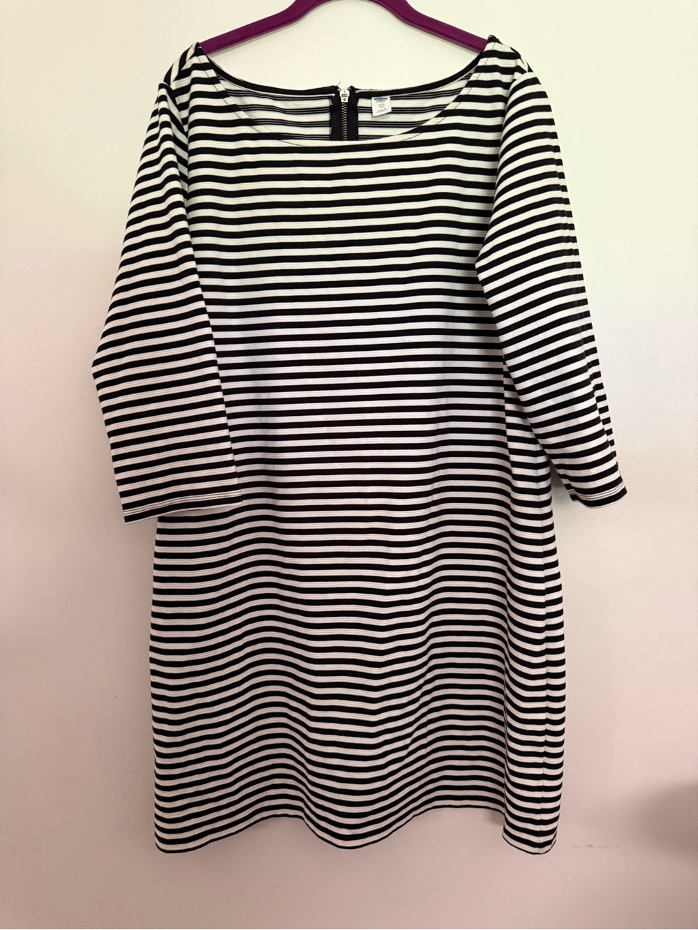 Old Navy Black & White Striped Long-Sleeve Shift Dress
